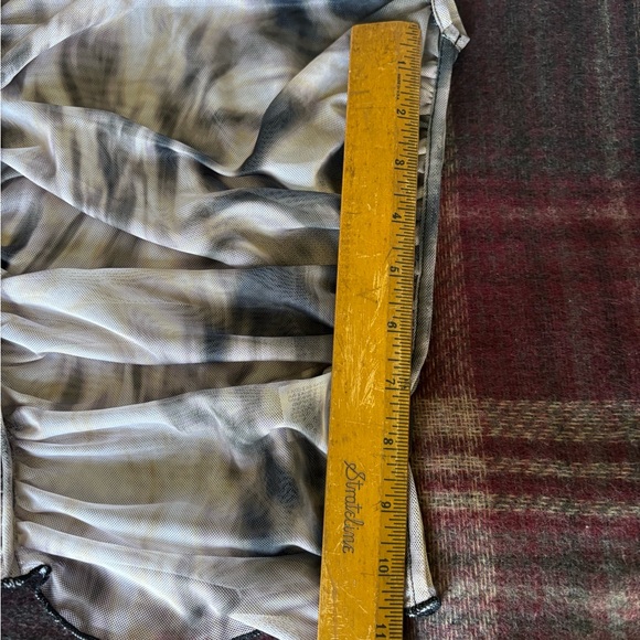 Elegant Marble Long Sleeve & No Sleeve Top - Picture 5 of 6